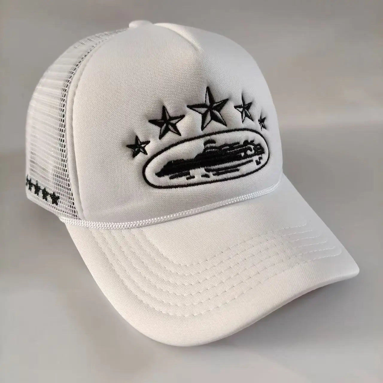 Fashionable and simple star-embroidered sponge baseball caps, men's and women's outdoor sports event mesh baseball caps